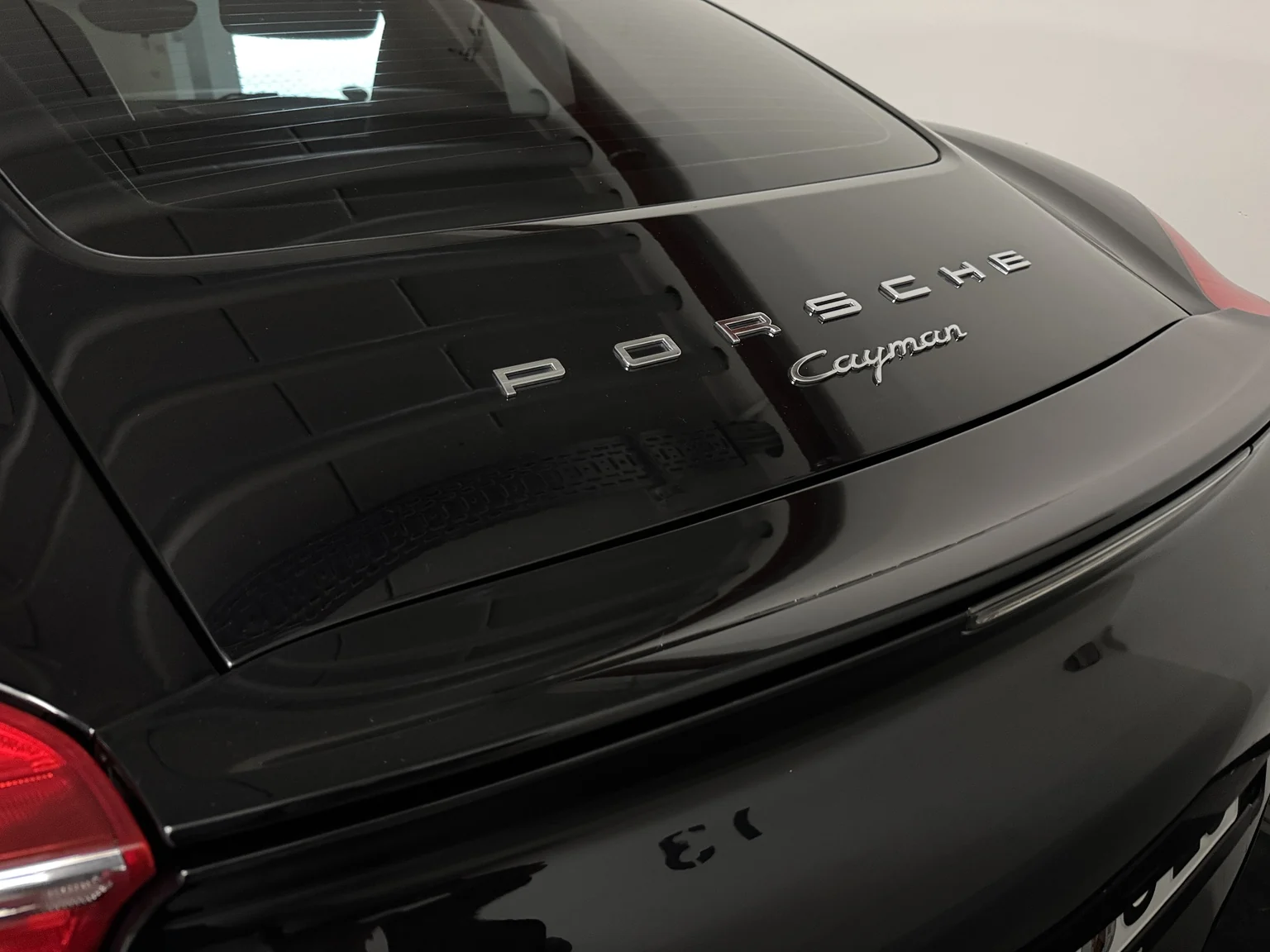 Porsche Cayman Schriftzug am Heck